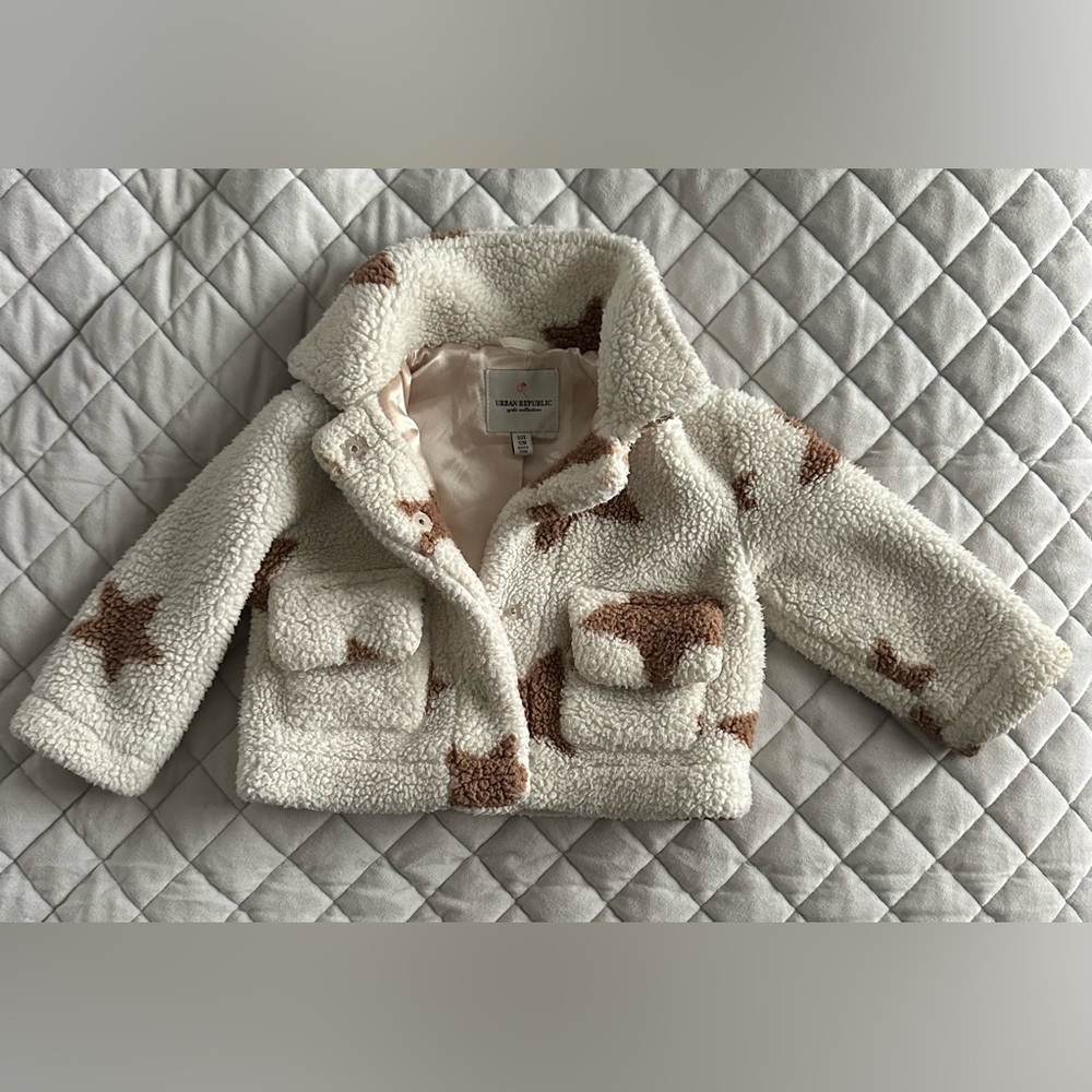 Urban Republic Cream and Brown Sherpa Star Jacket ⭐️